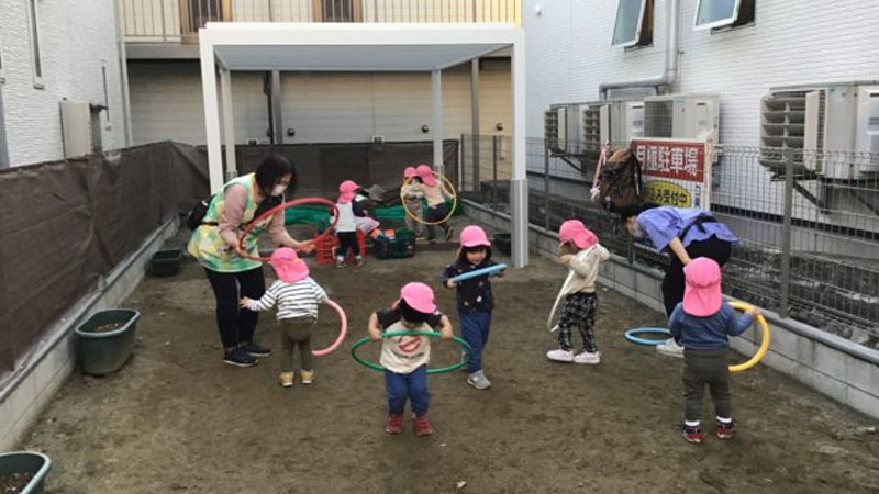 みんなのひろばに開閉式の屋根が設置されました