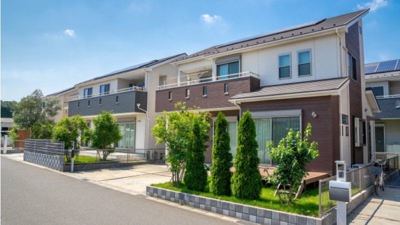 植栽が映えるシンプルなオープン外構