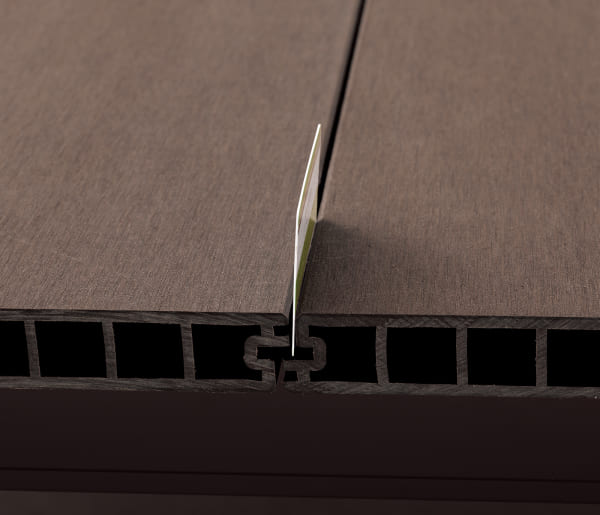 すき間がなく物が落ちない構造。 | YKK AP