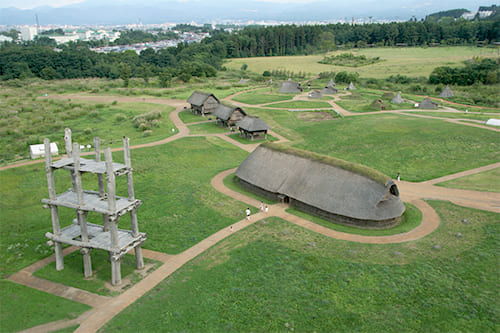 我が国を代表する北の縄文集落：三内丸山さんないまるやま遺跡 | 文化庁