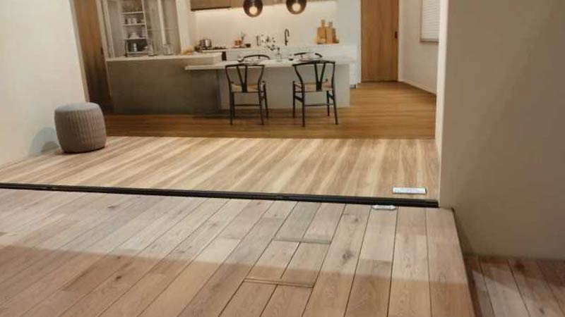 室内と屋外を自然につなぐ次世代フロア