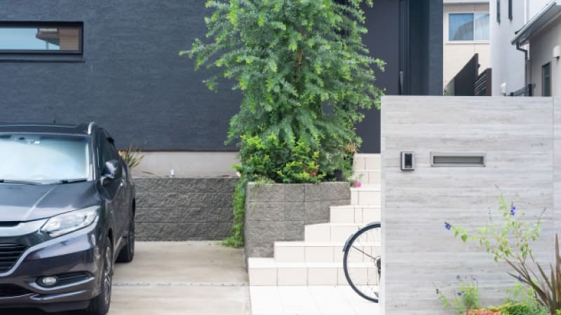 玄関までのアプローチ